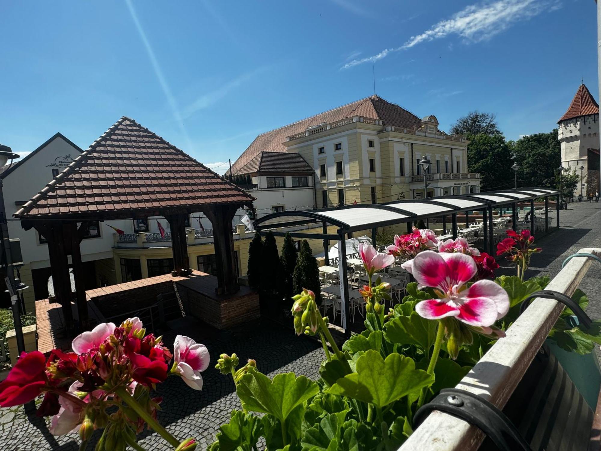 Harteneck Apartments Sibiu Esterno foto